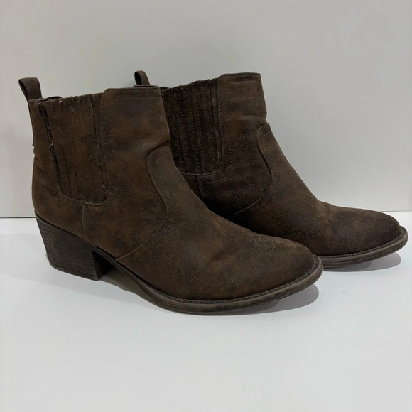 Volatile Brown Low Cut Boots Size 7 - Picture 3 of 9